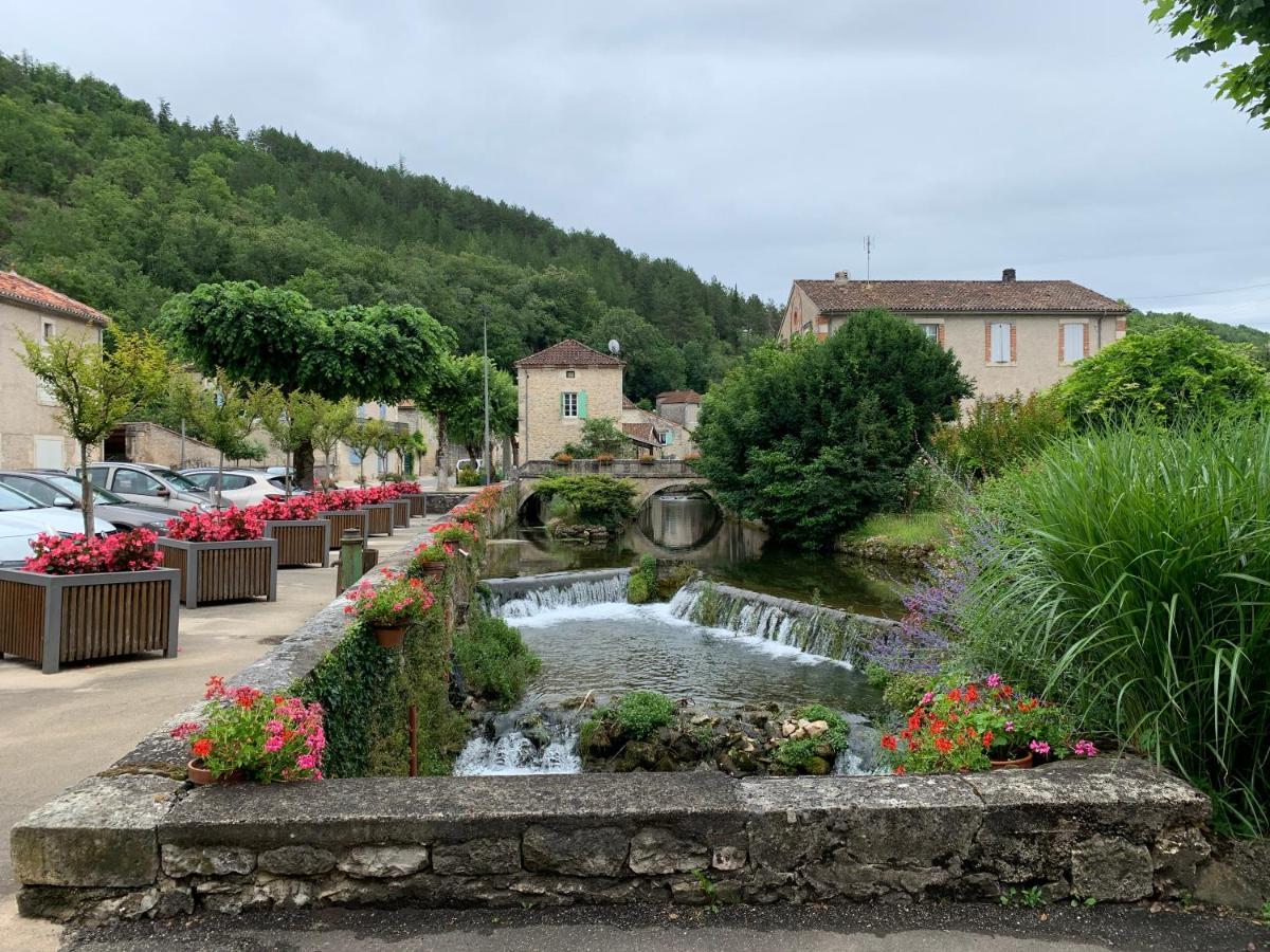 Spacious Apartment In A Charming, Tranquil Village Saint-Vincent-Rive-dʼOlt Exteriér fotografie